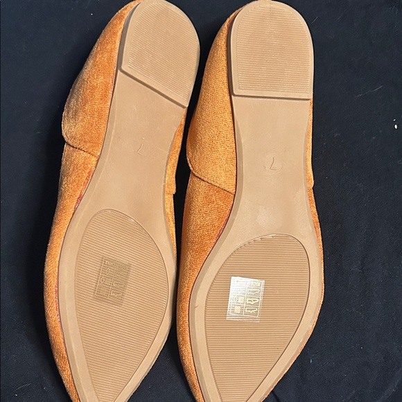 MUSSHOE Women's Orange Suede Flats - Picture 2 of 3